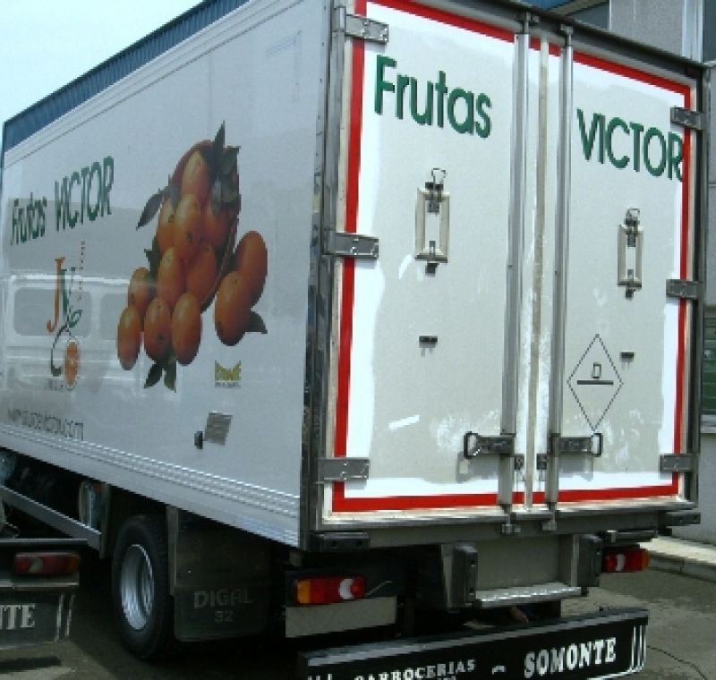 Serigrafía en camión pequeño para empresa de frutería