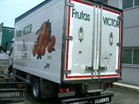 Serigrafía en camión pequeño para empresa de frutería